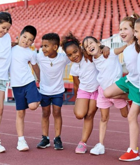 bambini felici di fare sport